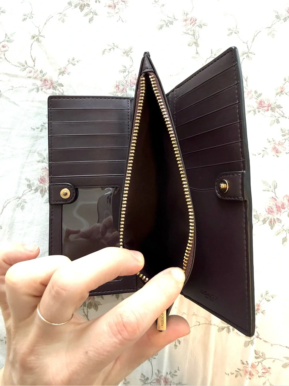 NWOT Coach Black Pebbled Leather Slim Zip Logo Gold Hardware Wallet